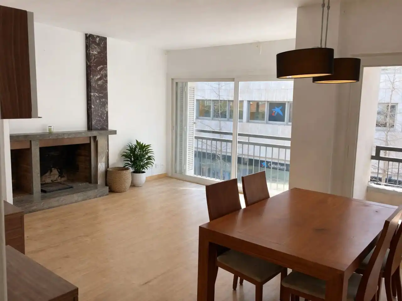 Piso en venta en Carrer de la Creu, 32, Eixample Nord Comedor de Piso en venta en Girona Capital con Terraza y Balcón