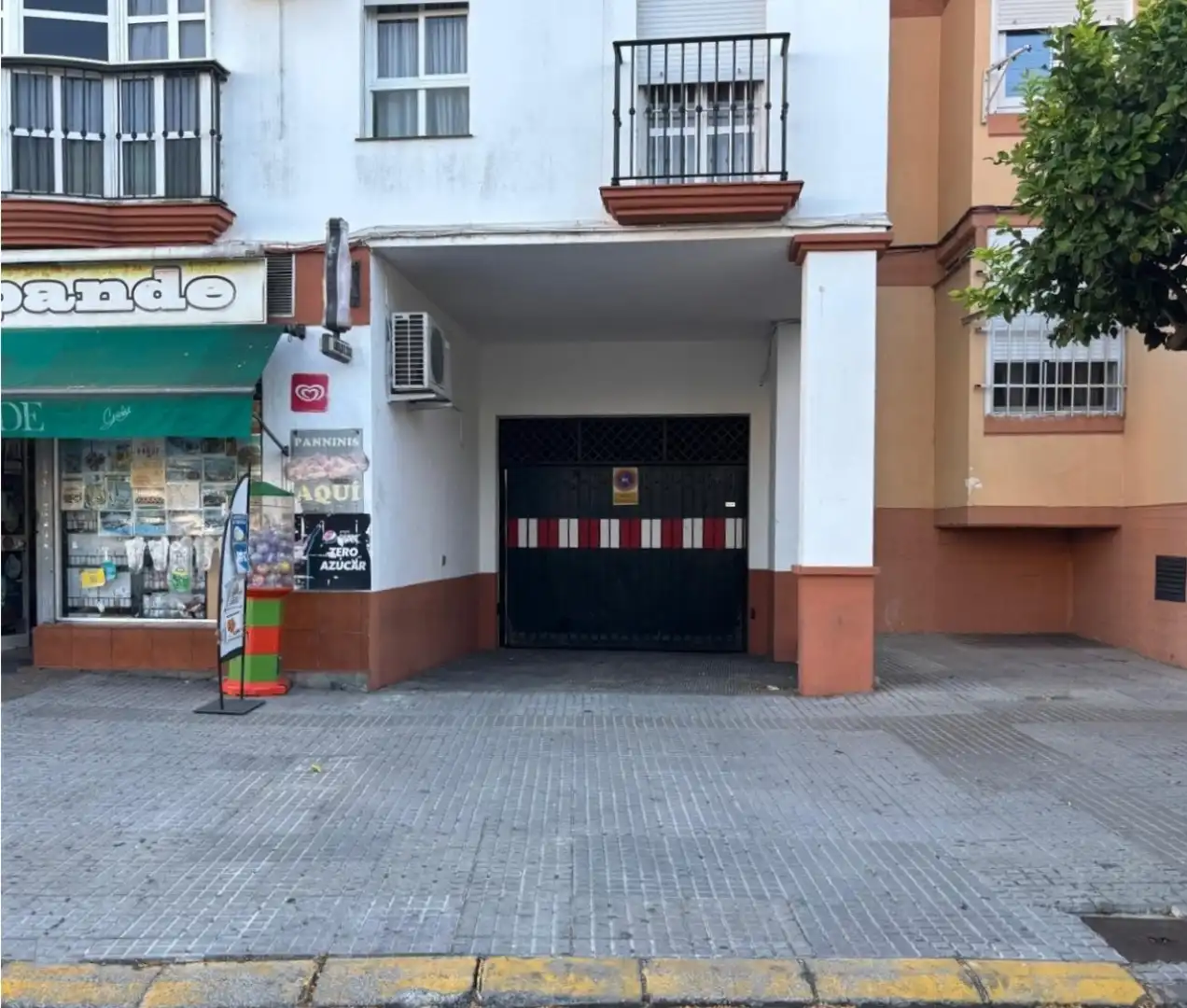 Parking of Garage for sale in San Fernando