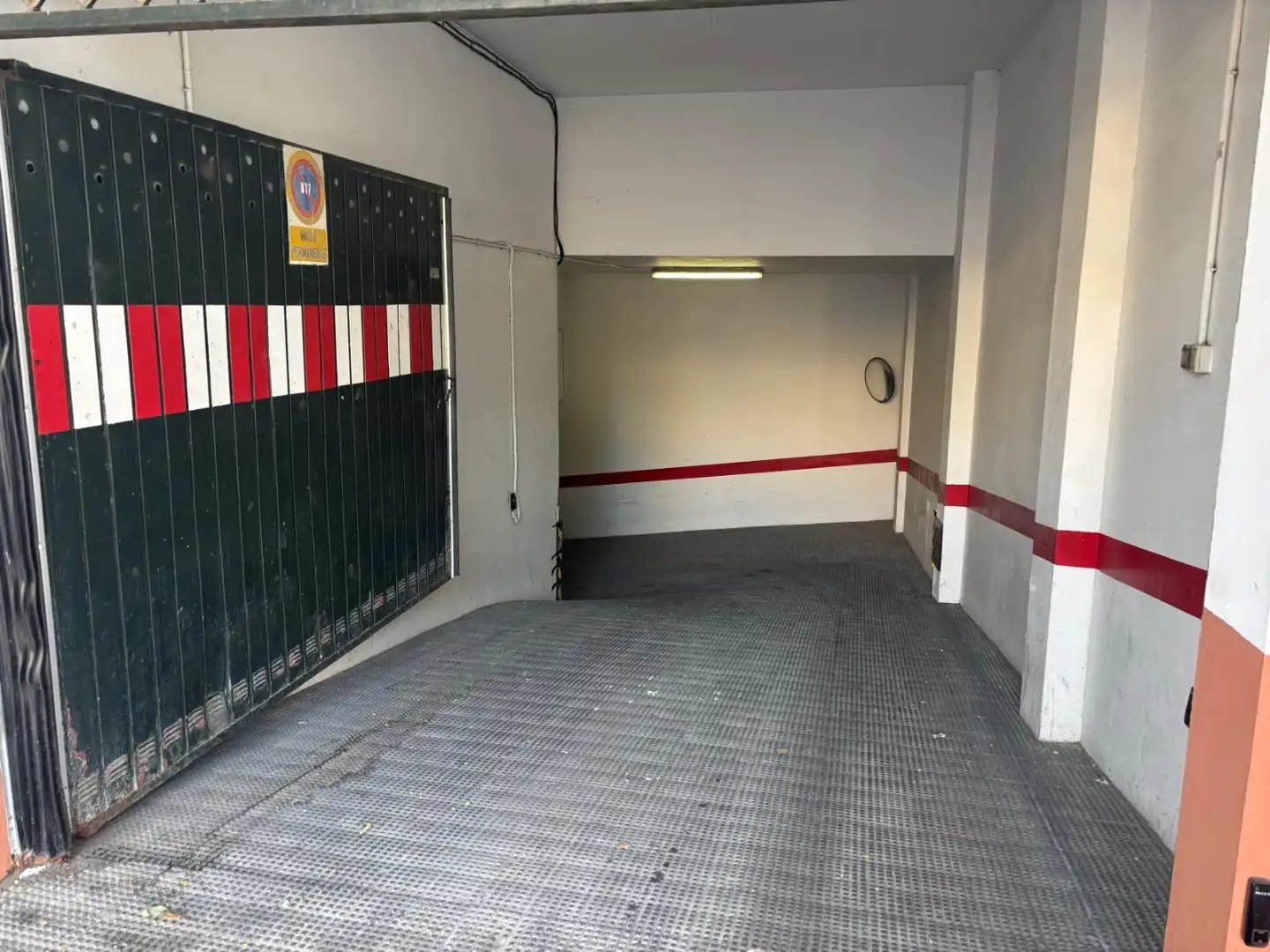 Parking of Garage for sale in San Fernando