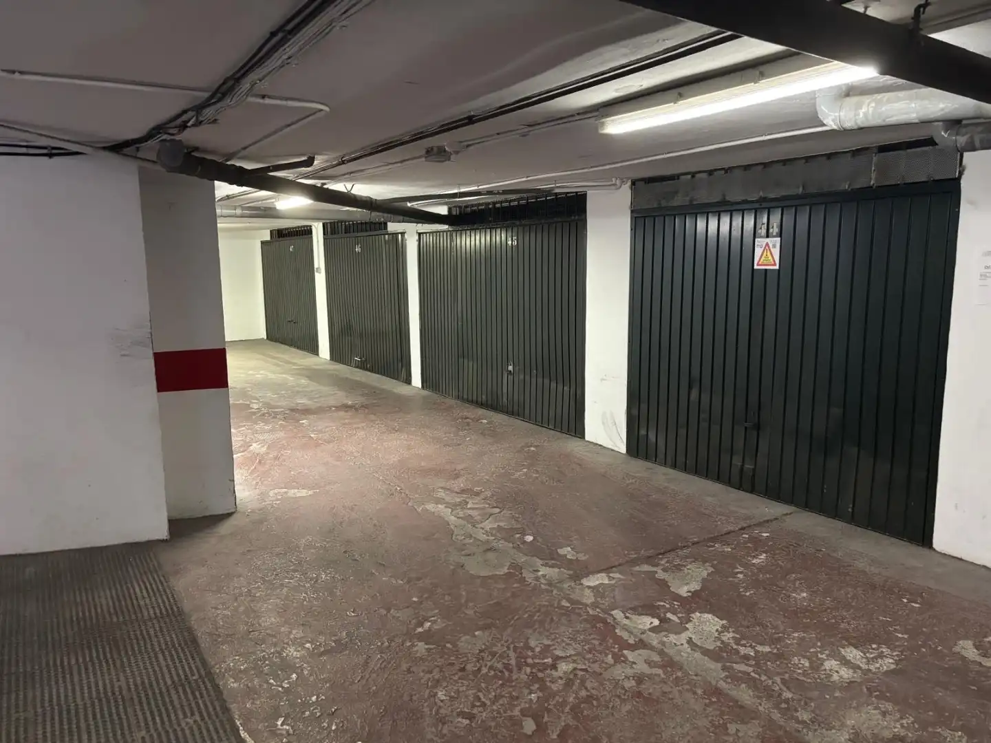 Parking of Garage for sale in San Fernando