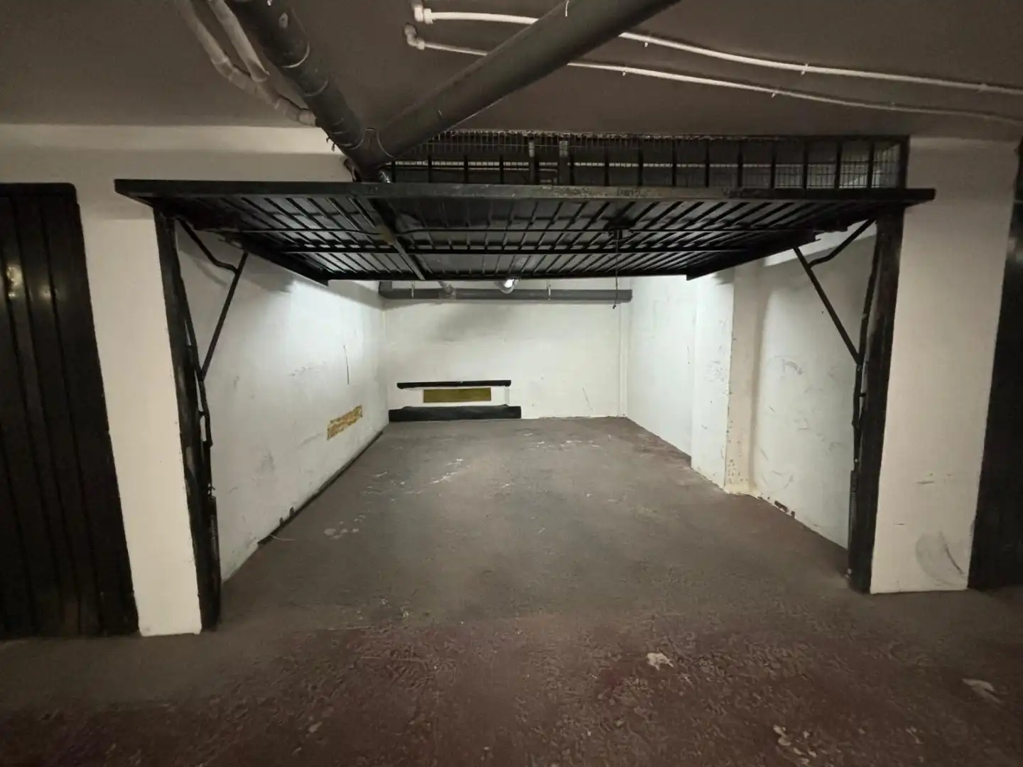 Garage for sale in San Fernando