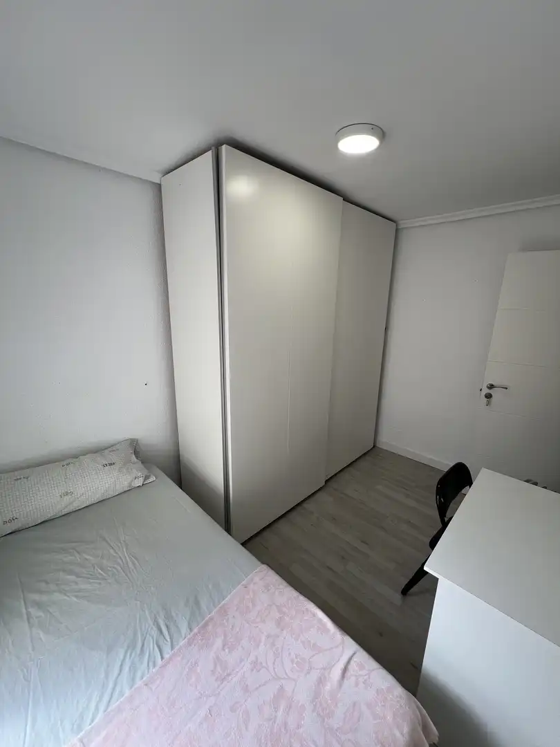 Habitació a Calle José María Osset, 15, Tres Forques
