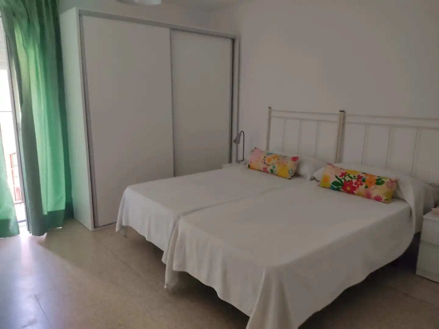 Flat for rent in Calle Muro de los Navarros, 26, Santa Catalina Bedroom of Flat for rent in Sevilla with Air Conditioner, Furnished and Washing machine