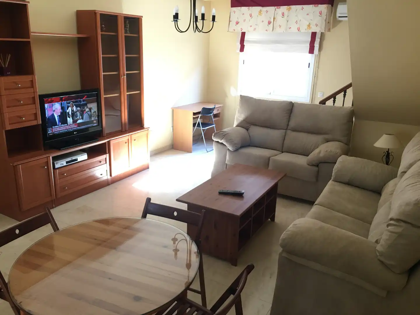 Dúplex de alquiler en Calle Compás de Santo Domingo, 11, El Torreón - Los Ángeles - El Pilar Sala de estar de Dúplex de alquiler en Ciudad Real con Aire acondicionado, Calefacción y Amueblado