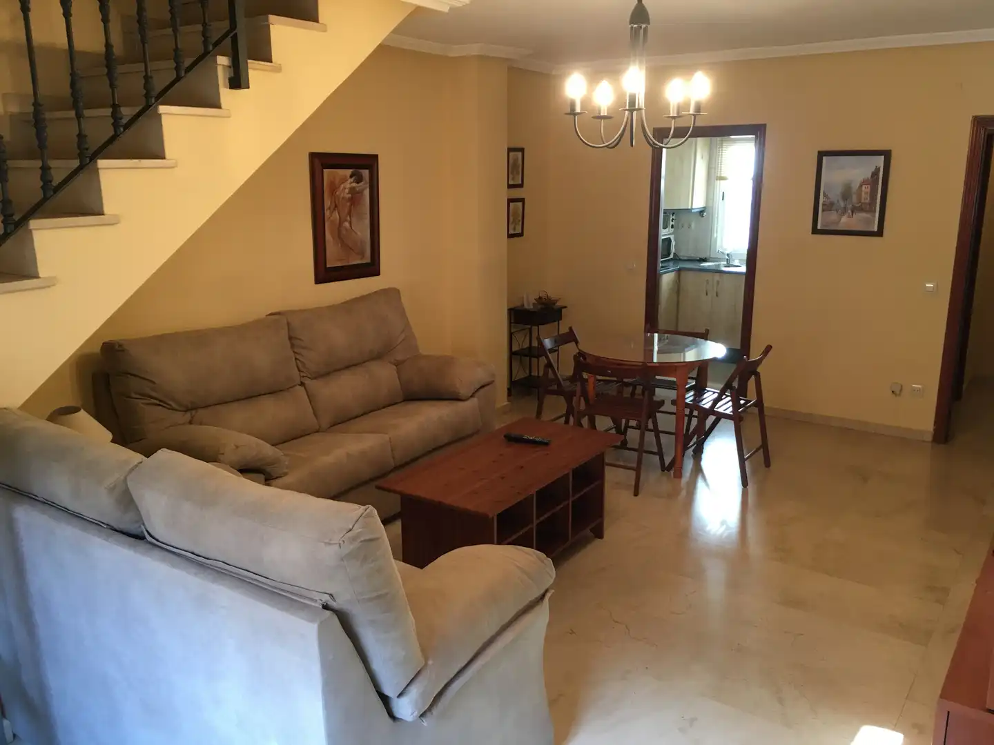 Dúplex de alquiler en Calle Compás de Santo Domingo, 11, El Torreón - Los Ángeles - El Pilar Sala de estar de Dúplex de alquiler en Ciudad Real con Aire acondicionado, Calefacción y Amueblado