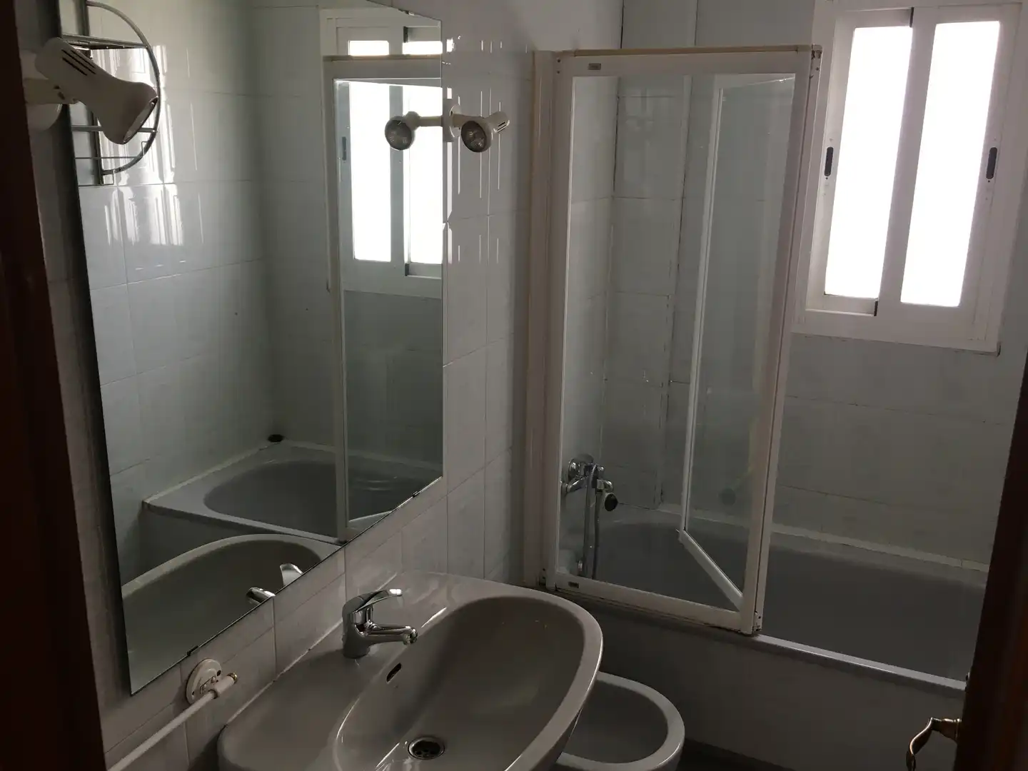 Dúplex de alquiler en Calle Compás de Santo Domingo, 11, El Torreón - Los Ángeles - El Pilar Baño de Dúplex de alquiler en Ciudad Real con Aire acondicionado, Calefacción y Amueblado