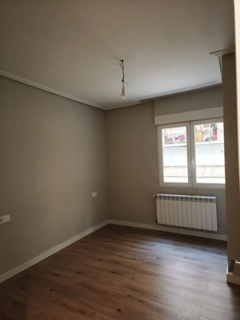 Pis en venda a Jacinto Benavente Kalea, 25, Santa Lucía Dormitori de Pis en venda en Vitoria - Gasteiz amb Calefacció, Parquet i Terrassa