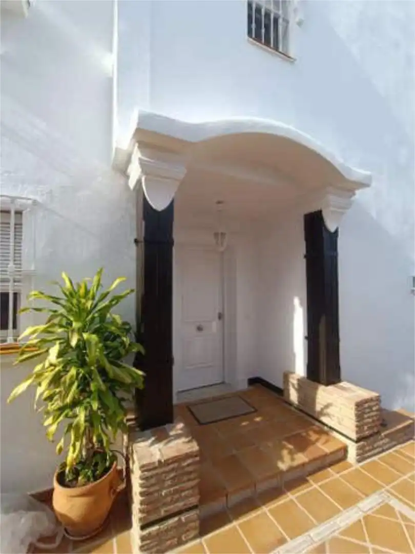 Einfamilien-Reihenhaus zum Verkauf in Alhaurín de la Torre mit Terrasse und Schwimmbad