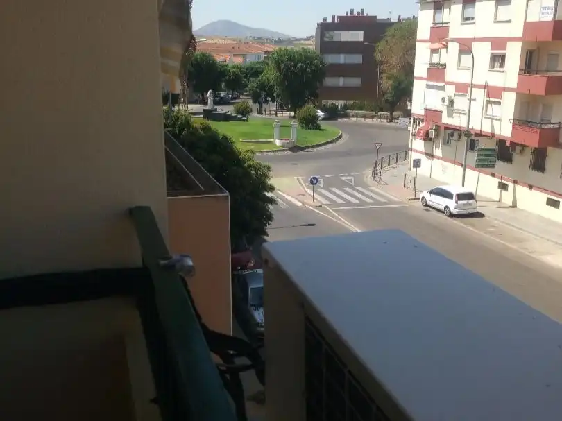 Room in Avenida de Lusitania, 4, Sur Room in Avenida de Lusitania, 4, Sur