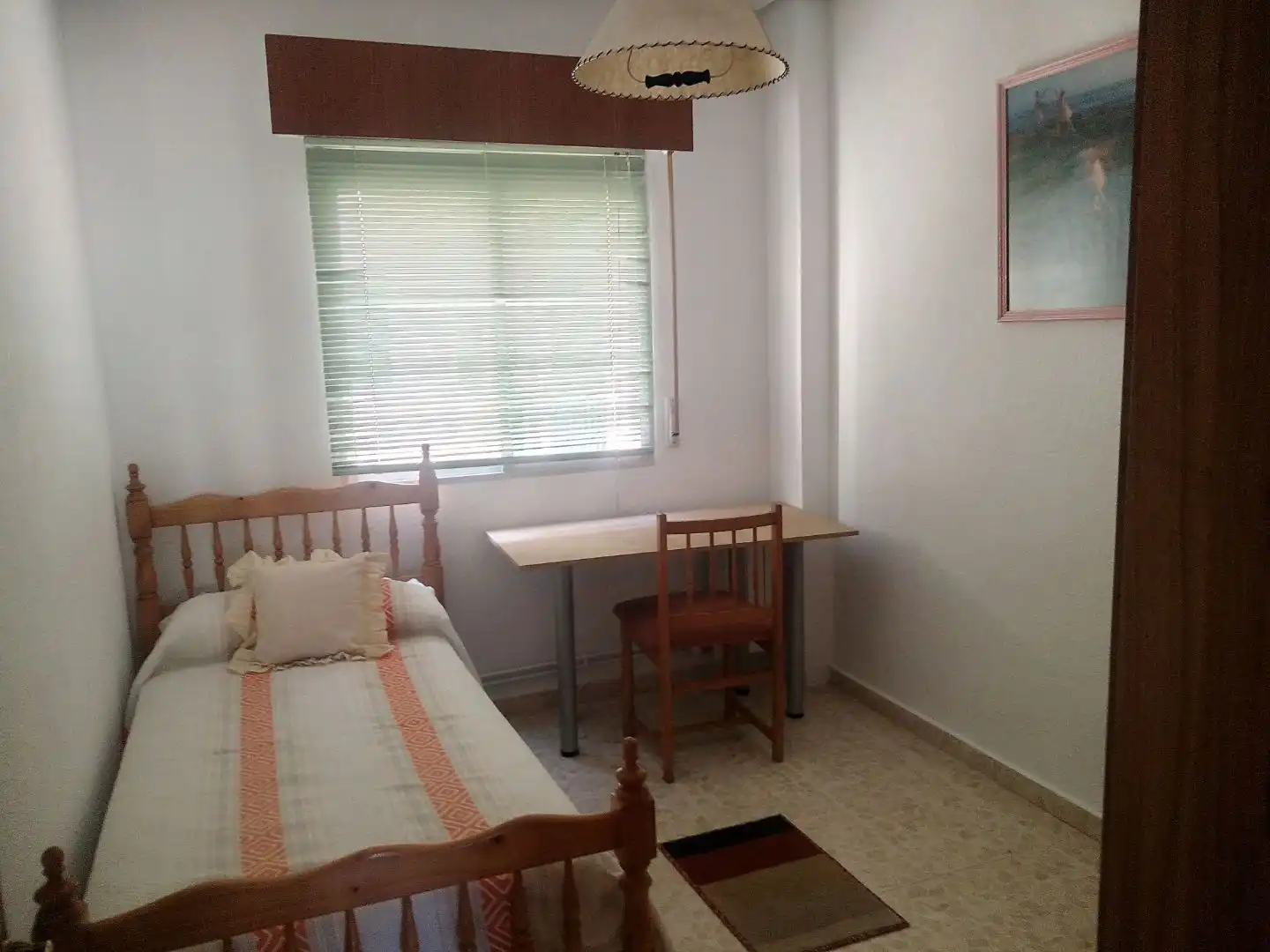 Room in Avenida de Lusitania, 4, Sur Room in Avenida de Lusitania, 4, Sur