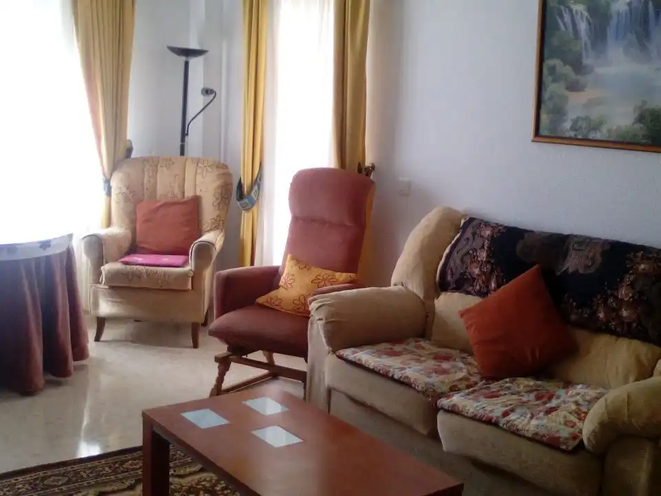 Room in Avenida de Lusitania, 4, Sur Room in Avenida de Lusitania, 4, Sur