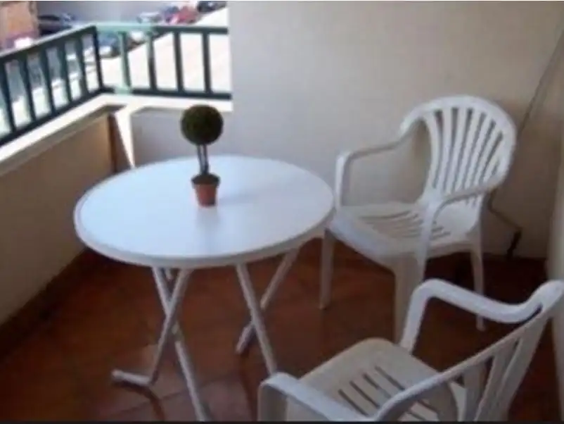 Room in Avenida de Lusitania, 4, Sur Room in Avenida de Lusitania, 4, Sur
