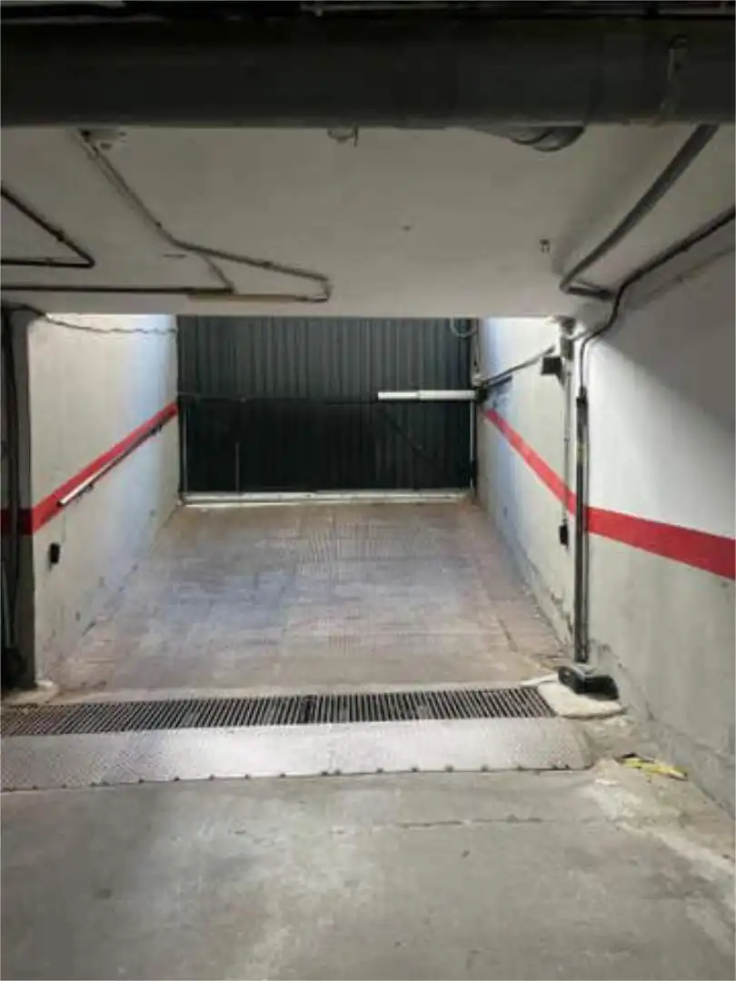 Garaje de alquiler en San Pedro - Gabriel Miró - María Guerrero Parking de Garaje de alquiler en La Línea de la Concepción