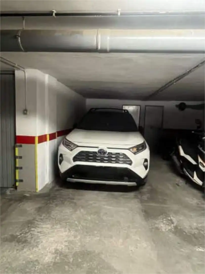 Garaje de alquiler en San Pedro - Gabriel Miró - María Guerrero Parking de Garaje de alquiler en La Línea de la Concepción