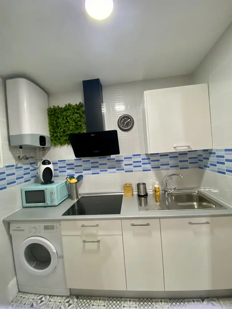 Wohnung zur Miete in Plaza Topete, El Pópulo - Santa María Küche von Wohnung zur Miete in Cádiz mit Klimaanlage, Heizung und Privatgarten