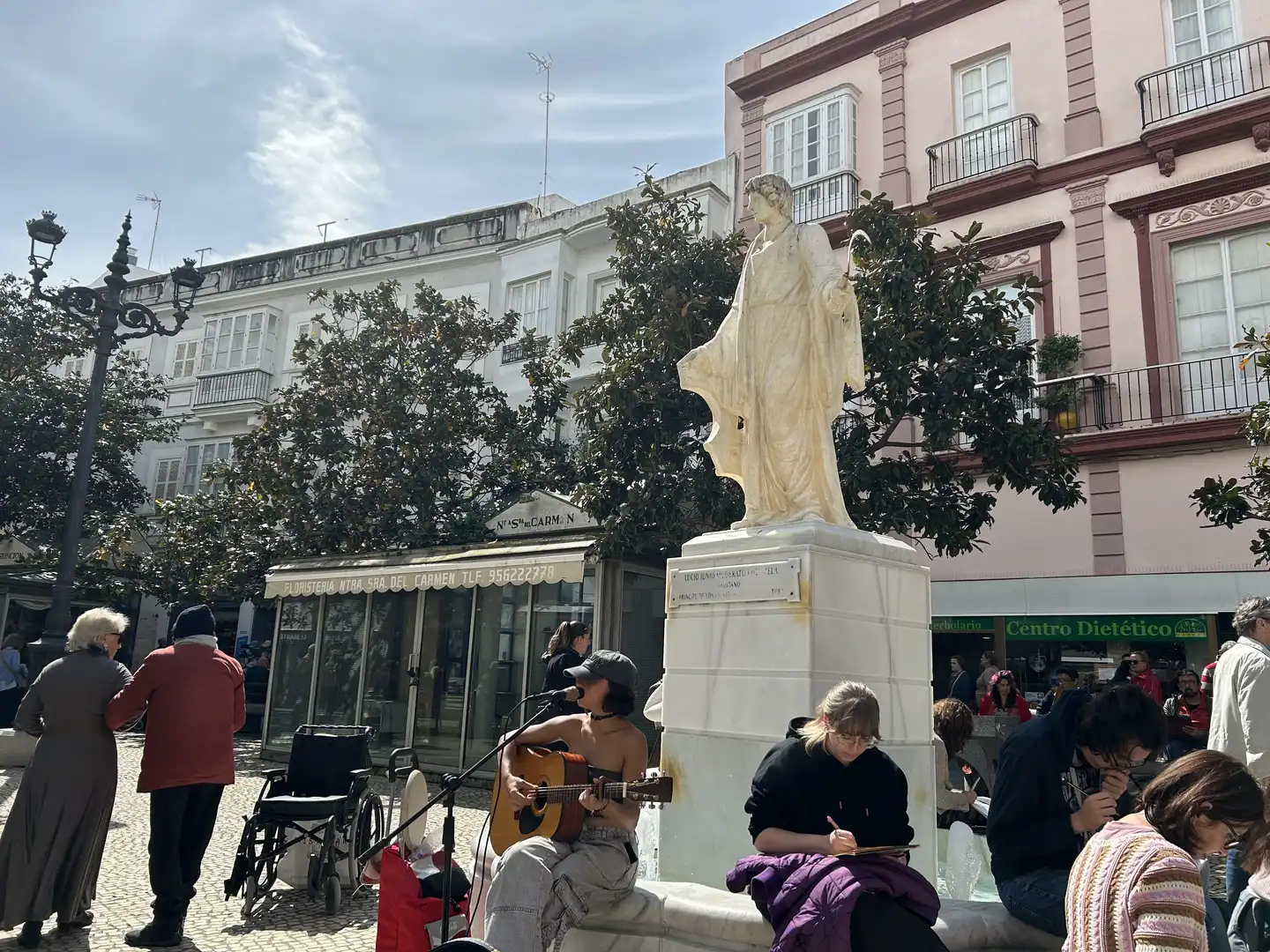 Wohnung zur Miete in Plaza Topete, El Pópulo - Santa María Außenansicht von Wohnung zur Miete in Cádiz mit Klimaanlage, Heizung und Privatgarten