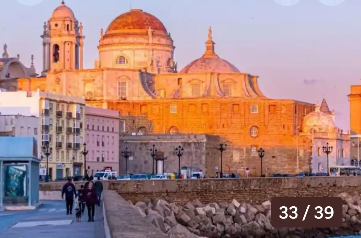 Wohnung zur Miete in Plaza Topete, El Pópulo - Santa María Außenansicht von Wohnung zur Miete in Cádiz mit Klimaanlage, Heizung und Privatgarten