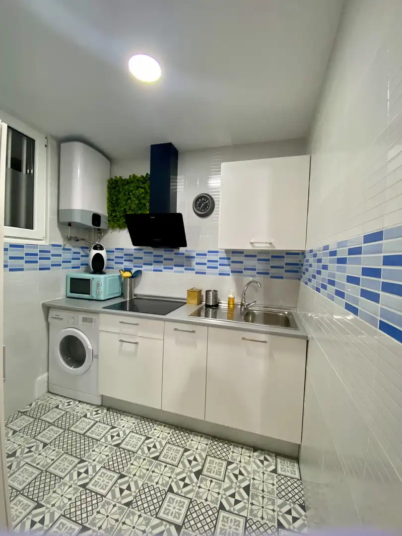 Wohnung zur Miete in Plaza Topete, El Pópulo - Santa María Küche von Wohnung zur Miete in Cádiz mit Klimaanlage, Heizung und Privatgarten