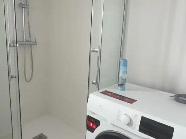 Wohnung zur Miete in Avenida de Bellavista, 10, Bellavista Badezimmer von Wohnung zur Miete in Sevilla Capital mit Klimaanlage, Terrasse und Balkon