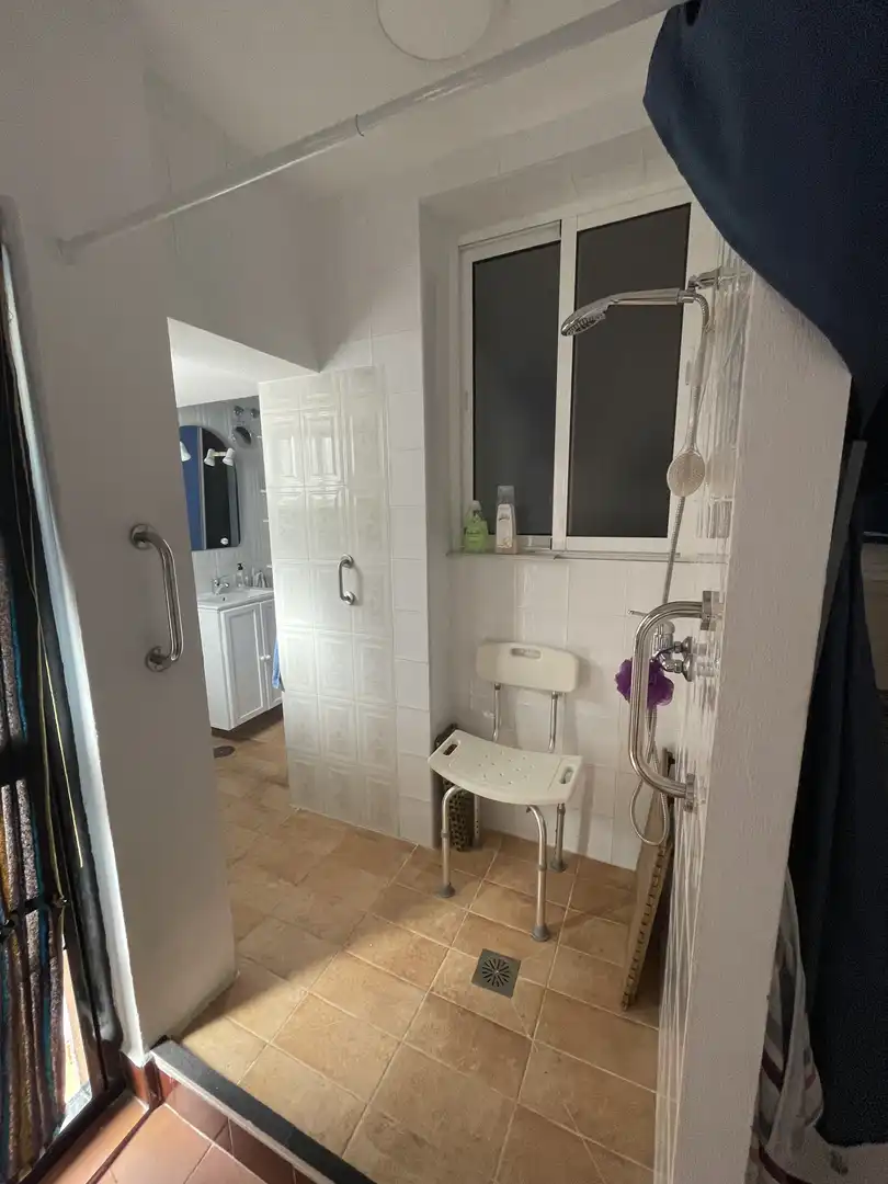 Detached homes for sale in Calle Algallarín, 17, Redondela Bathroom of Detached homes for sale in Isla Cristina with Air Conditioner, Terrace and Balcony