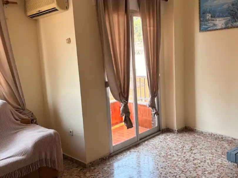 Piso de alquiler en Carretera de Gabriel Císcar, 11, Oliva pueblo Habitación de Piso de alquiler en Oliva con Calefacción, Amueblado y Balcón