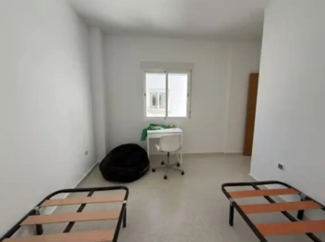 Casa adosada en venta en Calle Nueva, 56, Aznalcázar Habitación de Casa adosada en venta en Aznalcázar con Aire acondicionado, Parquet y Piscina