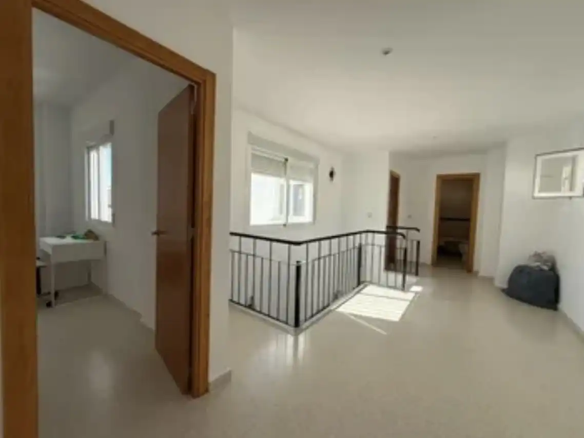 Casa adosada en venta en Calle Nueva, 56, Aznalcázar Casa adosada en venta en Aznalcázar con Aire acondicionado, Parquet y Piscina