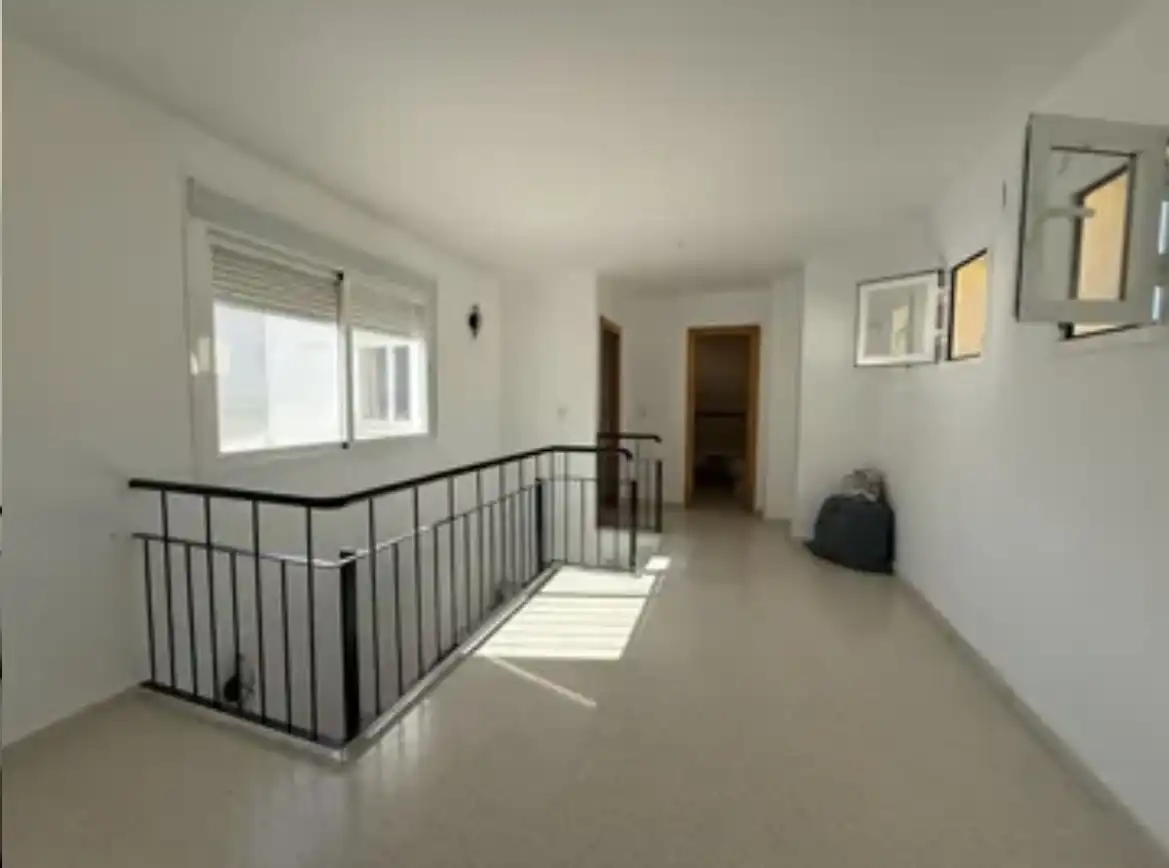Casa adosada en venta en Calle Nueva, 56, Aznalcázar Casa adosada en venta en Aznalcázar con Aire acondicionado, Parquet y Piscina