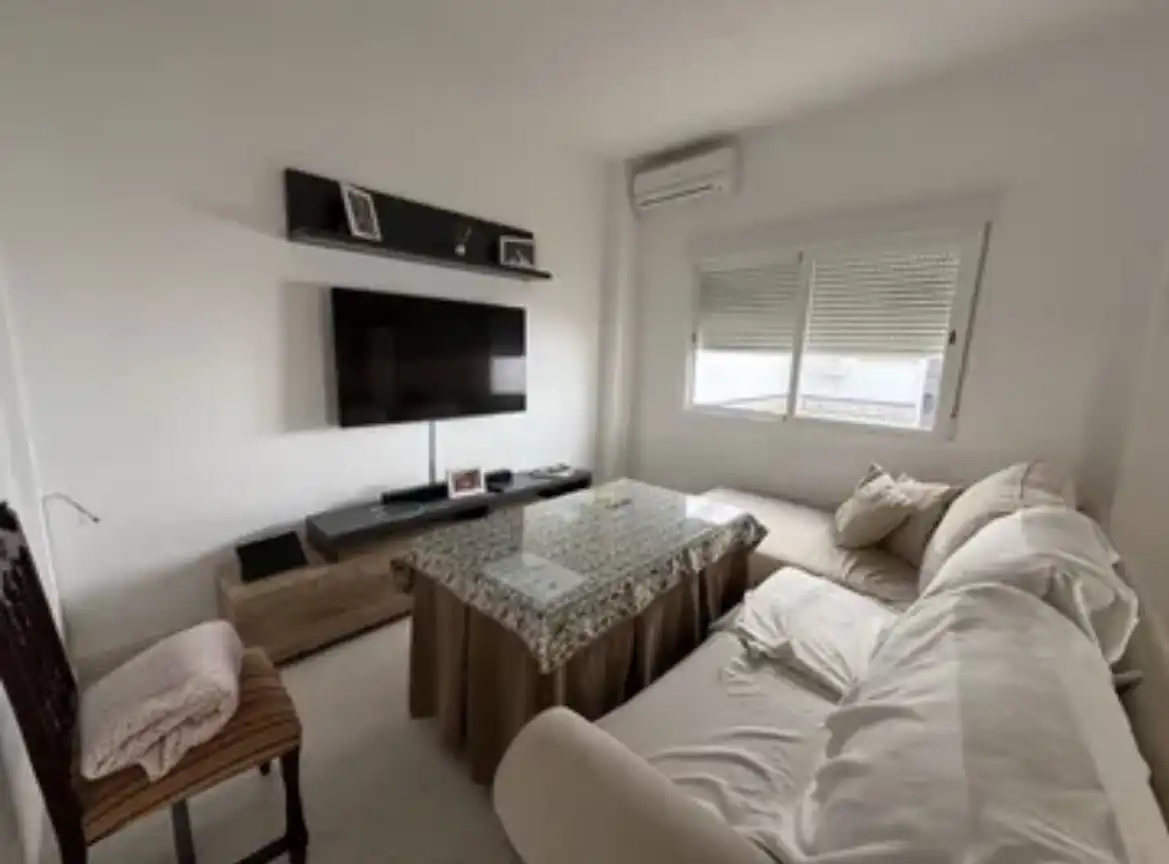 Casa adosada en venta en Calle Nueva, 56, Aznalcázar Sala de estar de Casa adosada en venta en Aznalcázar con Aire acondicionado, Parquet y Piscina