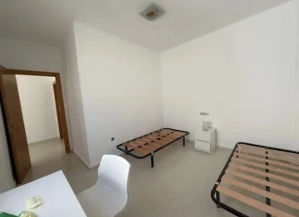 Casa adosada en venta en Calle Nueva, 56, Aznalcázar Habitación de Casa adosada en venta en Aznalcázar con Aire acondicionado, Parquet y Piscina
