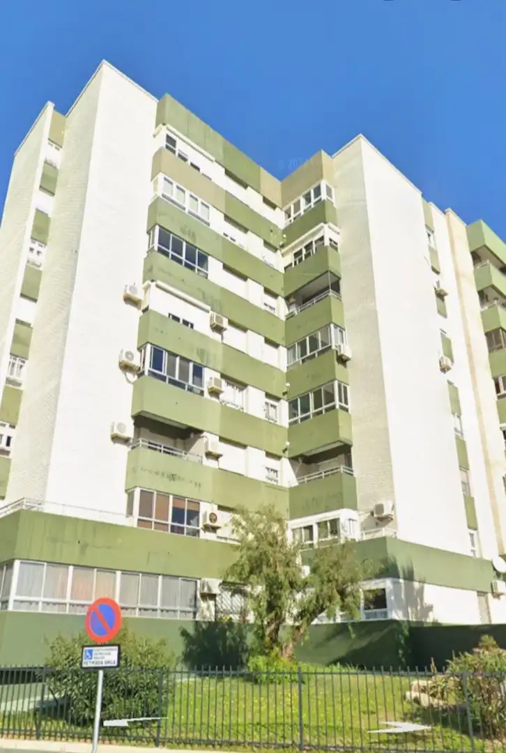 Vista exterior de Pis en venda en San Fernando amb Aire condicionat, Calefacció i Jardí privat