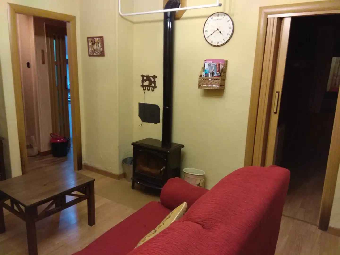Piso en venta en Plaza Minero, 2, La Pola de Gordón Sala de estar de Piso en venta en La Pola de Gordón con Trastero y Amueblado