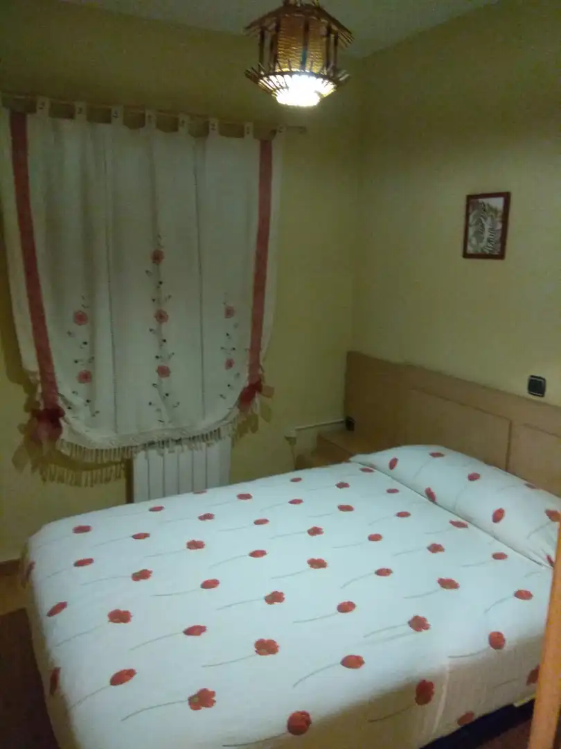 Piso en venta en Plaza Minero, 2, La Pola de Gordón Habitación de Piso en venta en La Pola de Gordón con Trastero y Amueblado