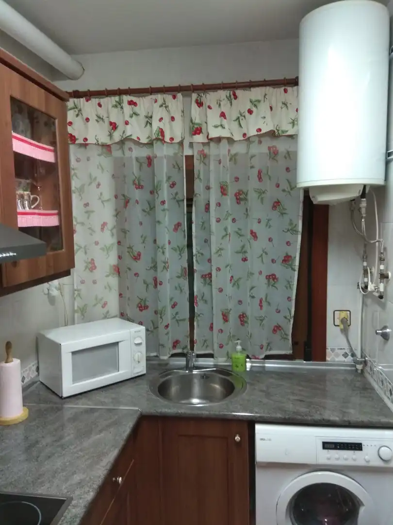 Piso en venta en Plaza Minero, 2, La Pola de Gordón Cocina de Piso en venta en La Pola de Gordón con Trastero y Amueblado