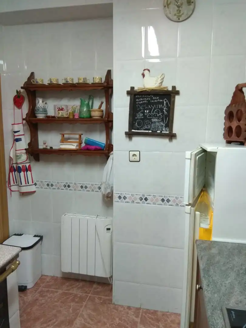 Piso en venta en Plaza Minero, 2, La Pola de Gordón Cocina de Piso en venta en La Pola de Gordón con Trastero y Amueblado