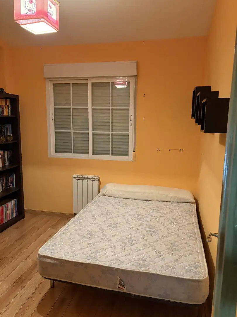 Casa adosada en venda a Calle de la Albahaca, 18, Barrio de la Vega Dormitori de Casa adosada en venda en Monachil amb Aire condicionat i Terrassa