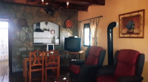 Foto 2 de Casa adosada en venta en Dehesilla de Calamón - Campomanes, Badajoz Capital