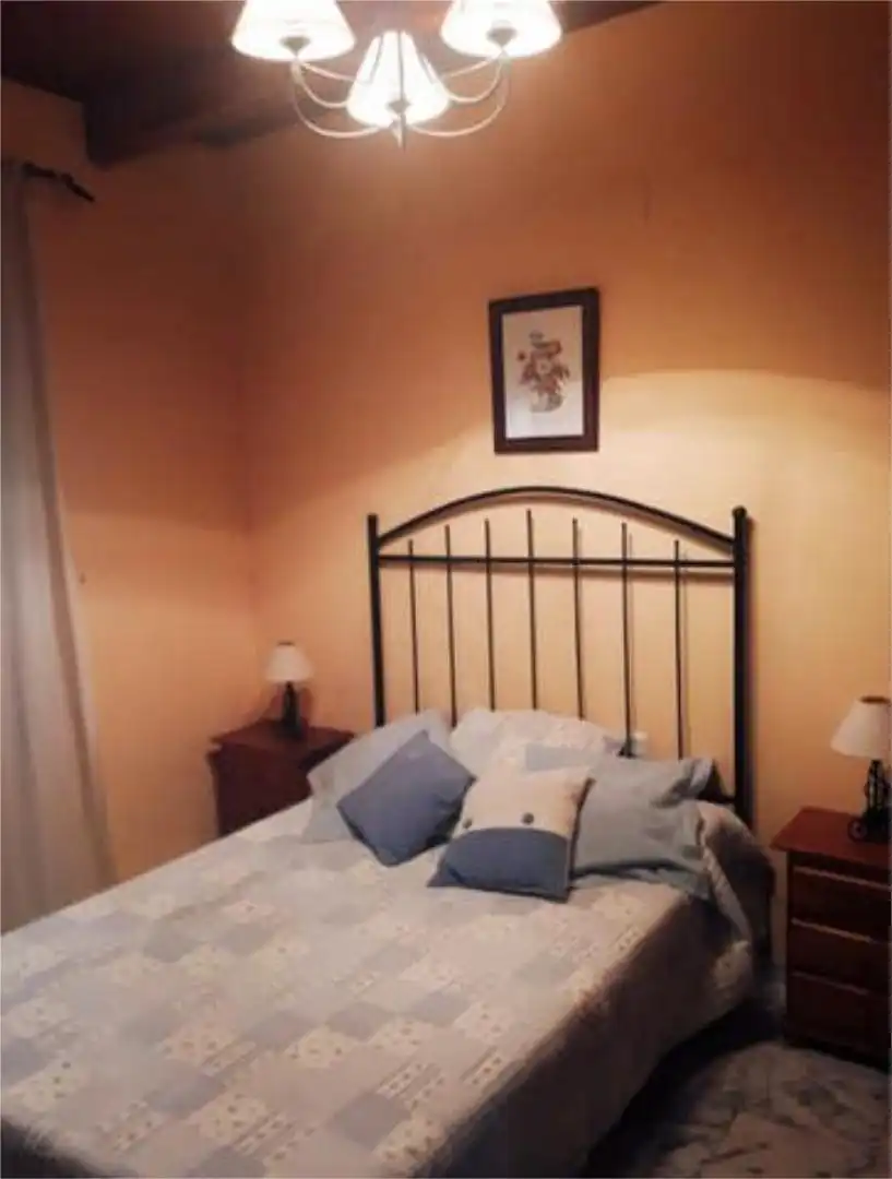 Einfamilien-Reihenhaus zum Verkauf in Dehesilla de Calamón - Campomanes Schlafzimmer von Einfamilien-Reihenhaus zum Verkauf in Badajoz mit Heizung, Privatgarten und Terrasse