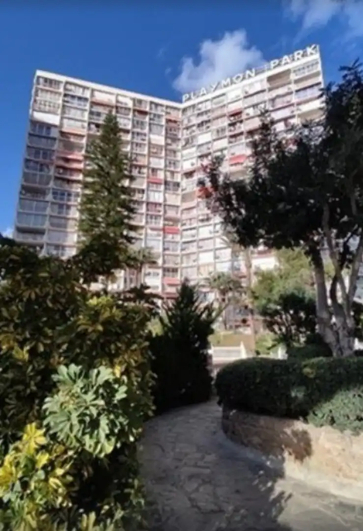 Piso de alquiler en Avenida de París, 12, Rincón Alto Vista exterior de Piso de alquiler en Benidorm con Amueblado, Lavadora y Parking comunitario