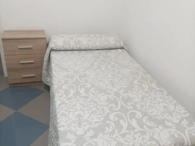 Pis de lloguer a Calle Pelagio, 7, Fuensanta- Arcángel Dormitori de Pis de lloguer en Córdoba amb Aire condicionat, Calefacció i Terrassa