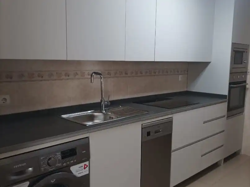Pis de lloguer a Calle Pelagio, 7, Fuensanta- Arcángel Cuina de Pis de lloguer en Córdoba amb Aire condicionat, Calefacció i Terrassa