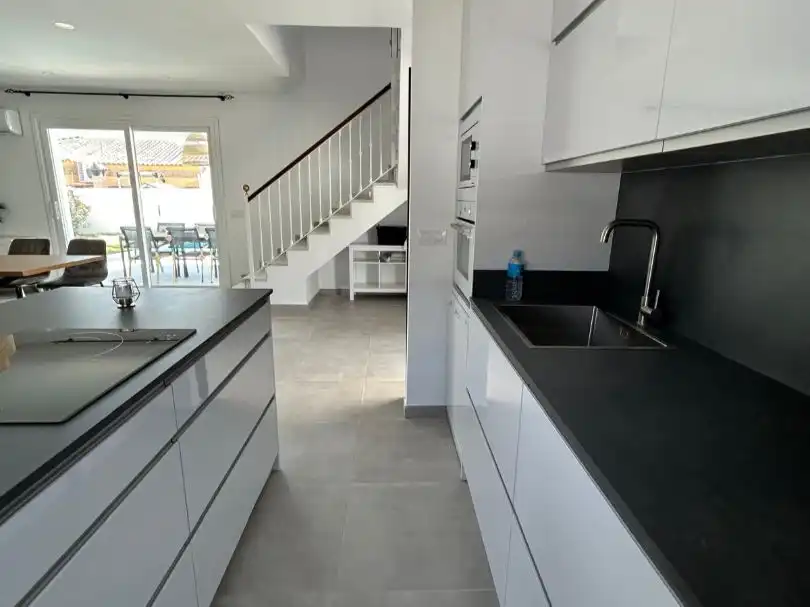 Houses for rent in Calle Abeja, 12, Carretera de Sanlúcar - Sudamérica Kitchen of Houses for rent in El Puerto de Santa María with Air Conditioner, Heating and Private garden