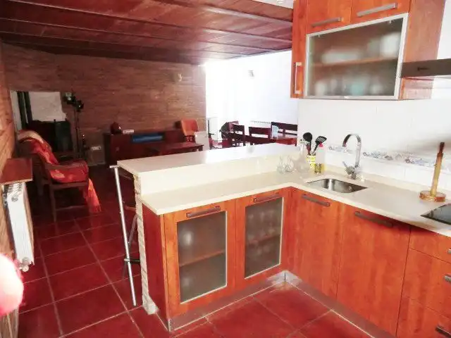 Einfamilien-Reihenhaus zum Verkauf in Calle San Roque, 27, Carcedo de Burgos Küche von Einfamilien-Reihenhaus zum Verkauf in Carcedo de Burgos mit Heizung und Privatgarten
