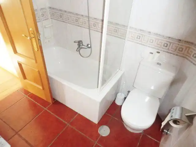 Einfamilien-Reihenhaus zum Verkauf in Calle San Roque, 27, Carcedo de Burgos Badezimmer von Einfamilien-Reihenhaus zum Verkauf in Carcedo de Burgos mit Heizung und Privatgarten