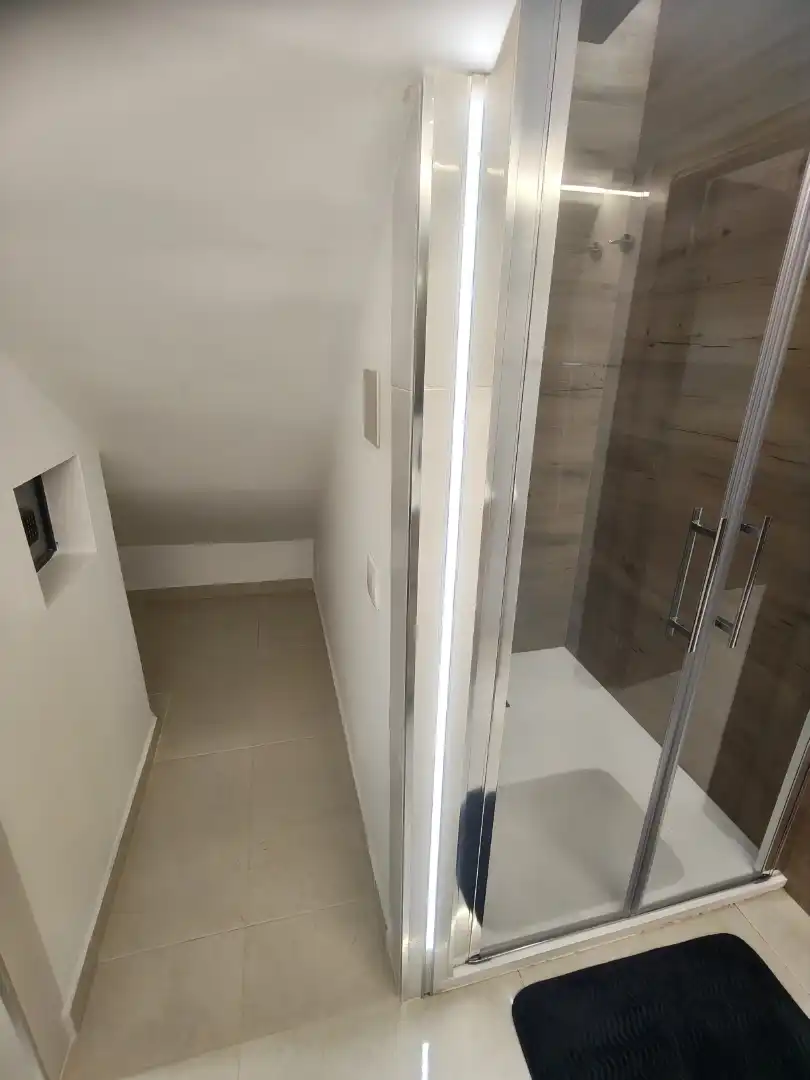 Wohnung zur Miete in Calle Doctor Fleming, 25, Navas de San Juan Badezimmer von Wohnung zur Miete in Navas de San Juan mit Klimaanlage, Terrasse und Ofen