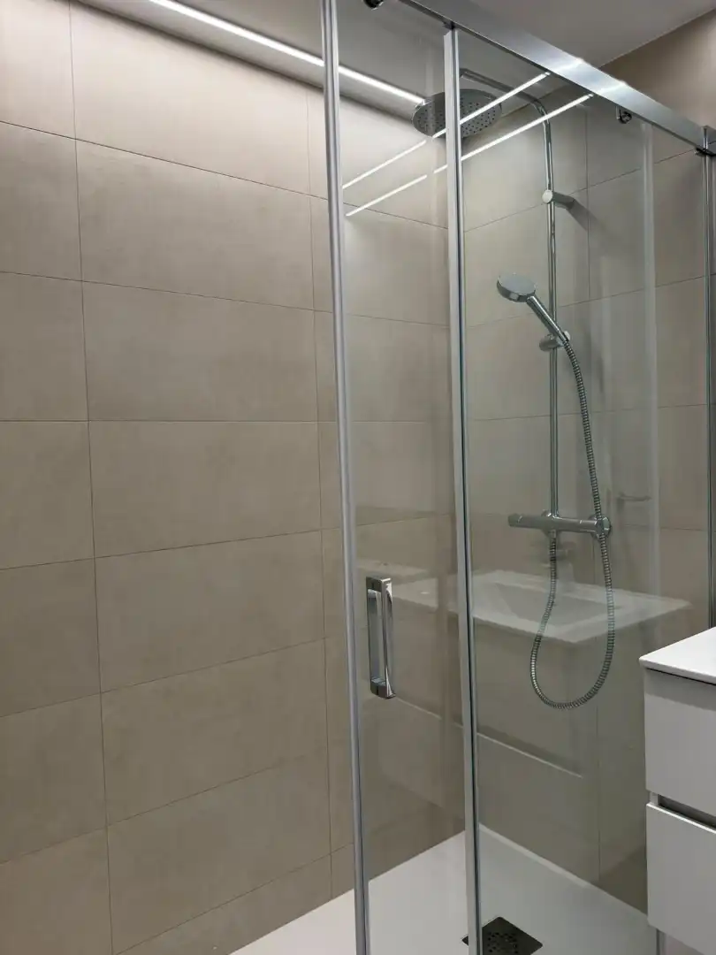 Flat for rent in Calle del Cubo, 16, Casco Viejo Bathroom of Flat for rent in Vitoria - Gasteiz with Air Conditioner