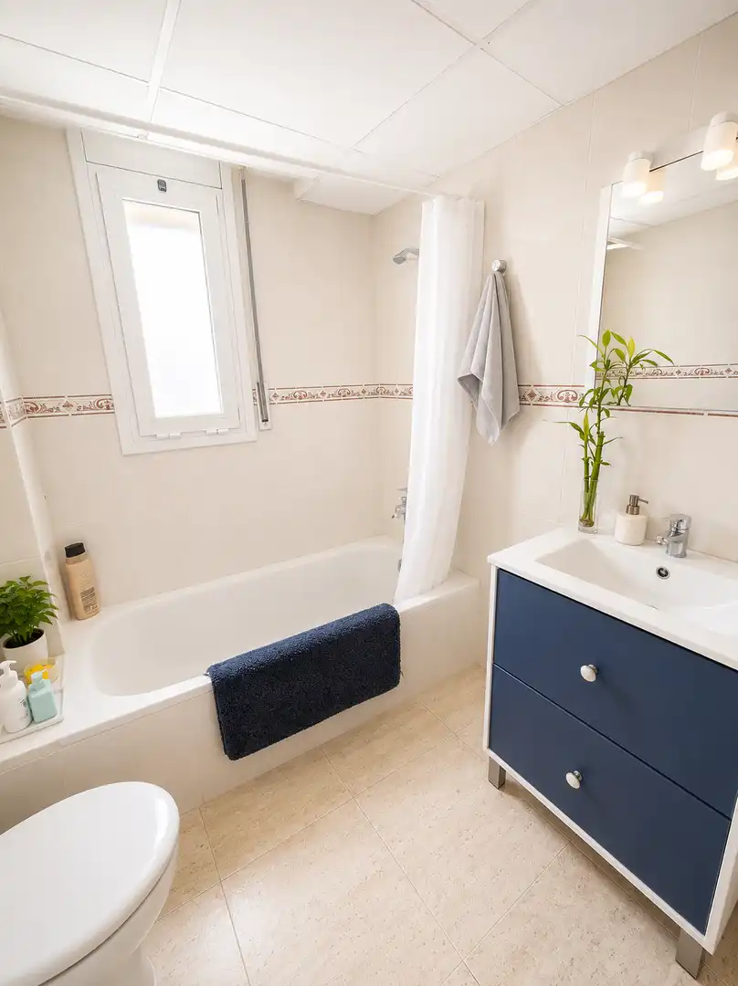 Piso en venta en Carrer del Fonoll, 1, Pla de Maset - Cap de Salou Baño de Piso en venta en Salou con Aire acondicionado, Terraza y Piscina
