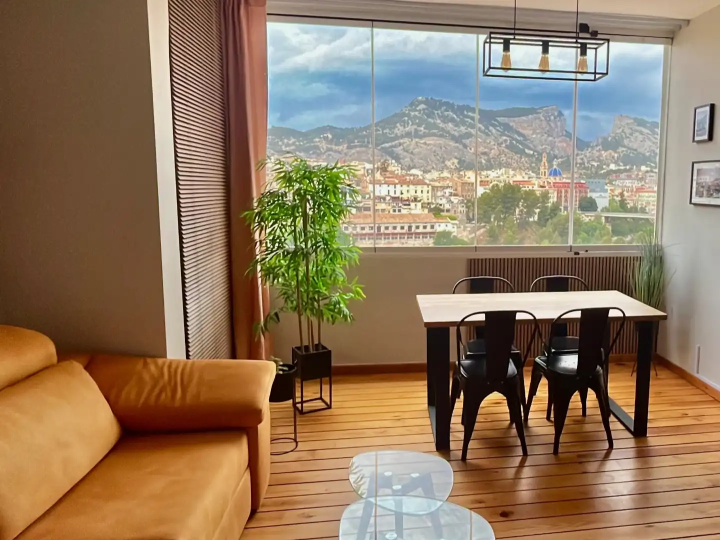 Wohnung zum Verkauf in Carrer l'Ull del Moro, 29, Centre - Zona Alta Wohnzimmer von Wohnung zum Verkauf in Alcoy / Alcoi mit Klimaanlage, Heizung und Parkett