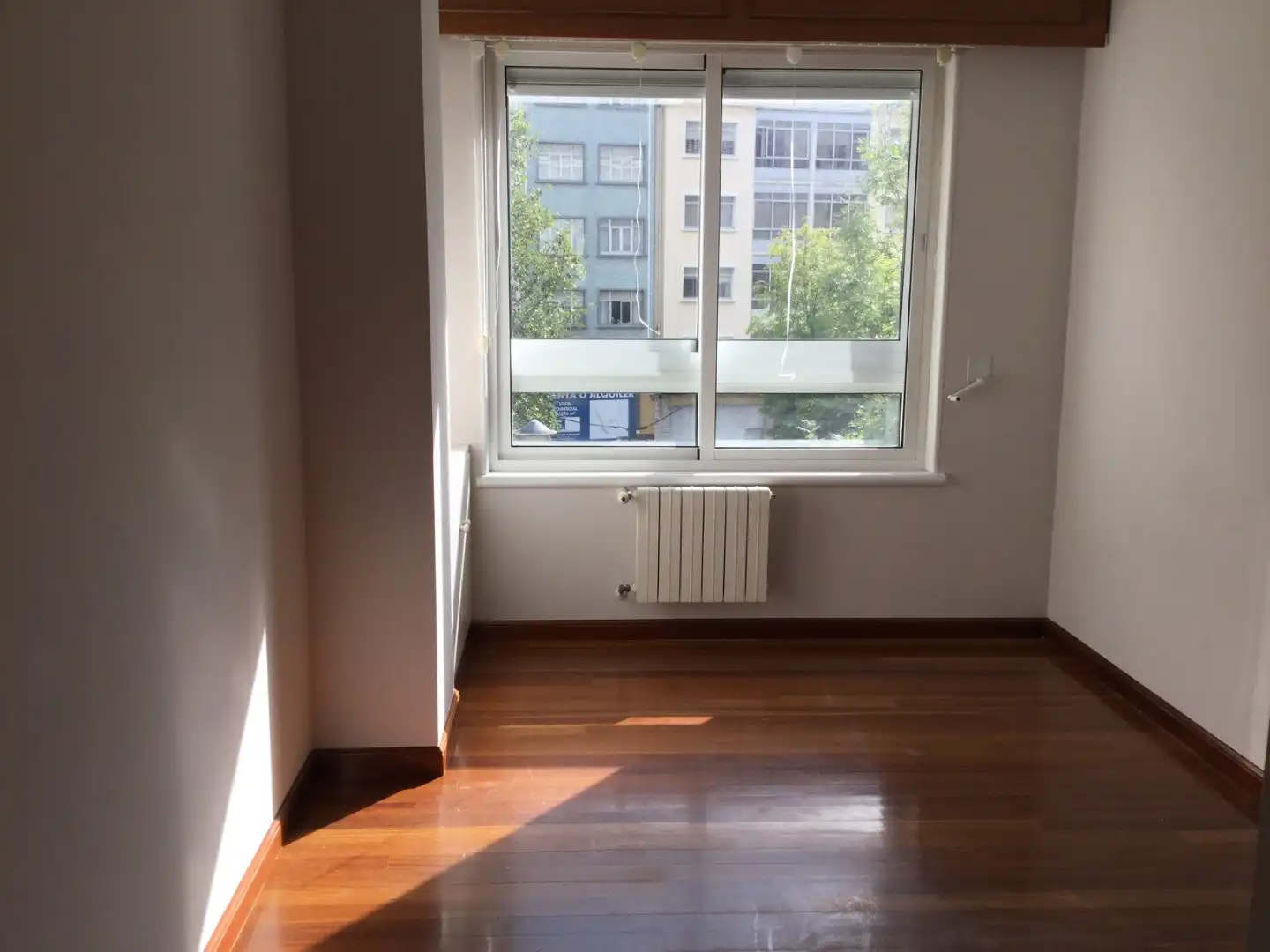 Pis de lloguer a Rúa Almendra, 9, Centro Dormitori de Pis de lloguer en Ferrol amb Calefacció, Parquet i Terrassa