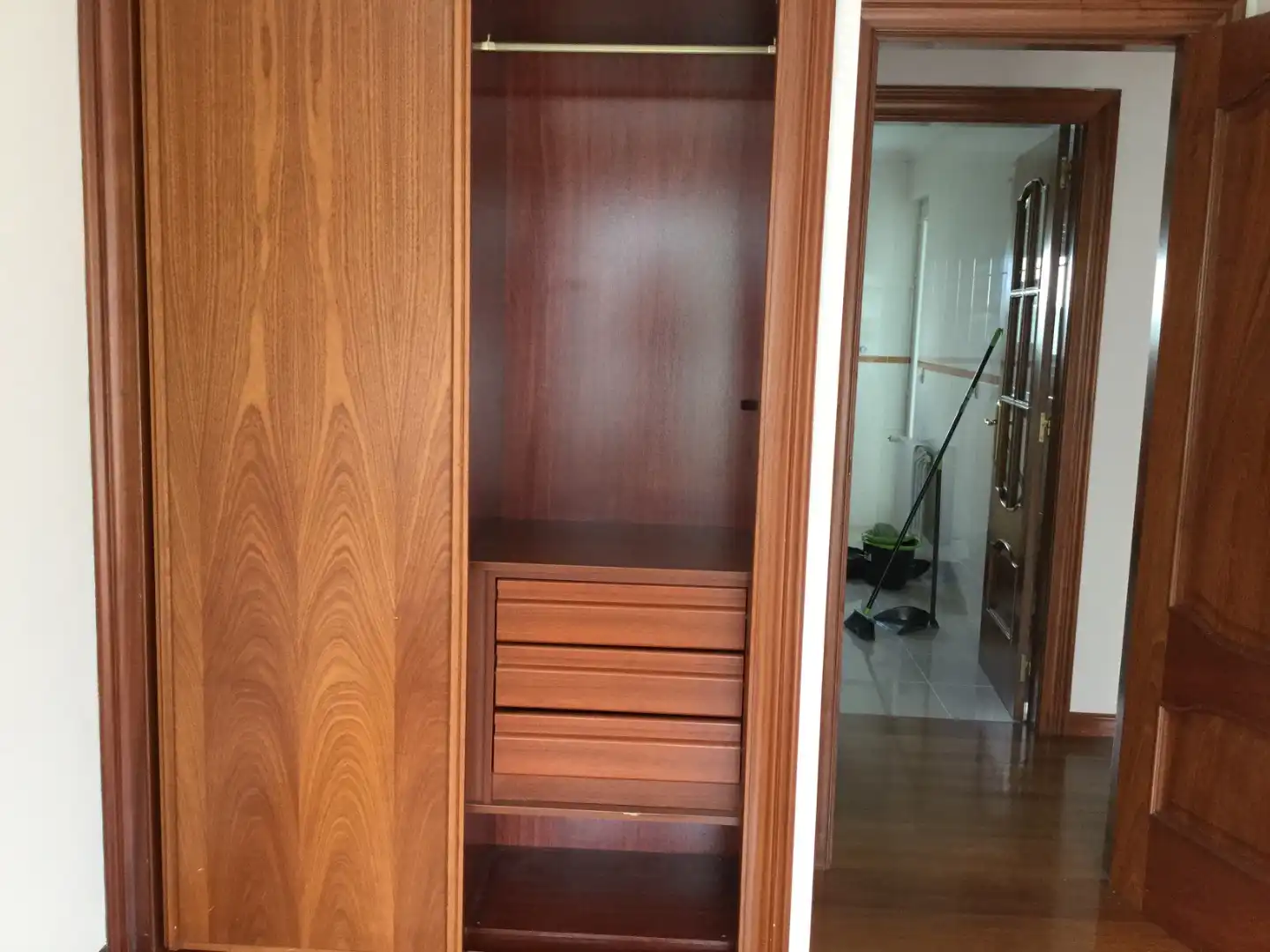 Pis de lloguer a Rúa Almendra, 9, Centro Dormitori de Pis de lloguer en Ferrol amb Calefacció, Parquet i Terrassa